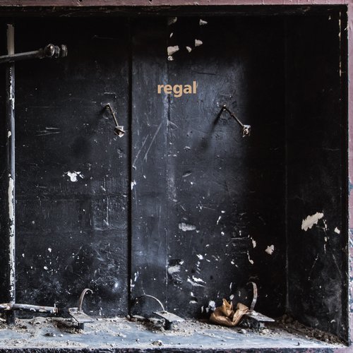 image cover: Regal - Symbol [FIGURE63]