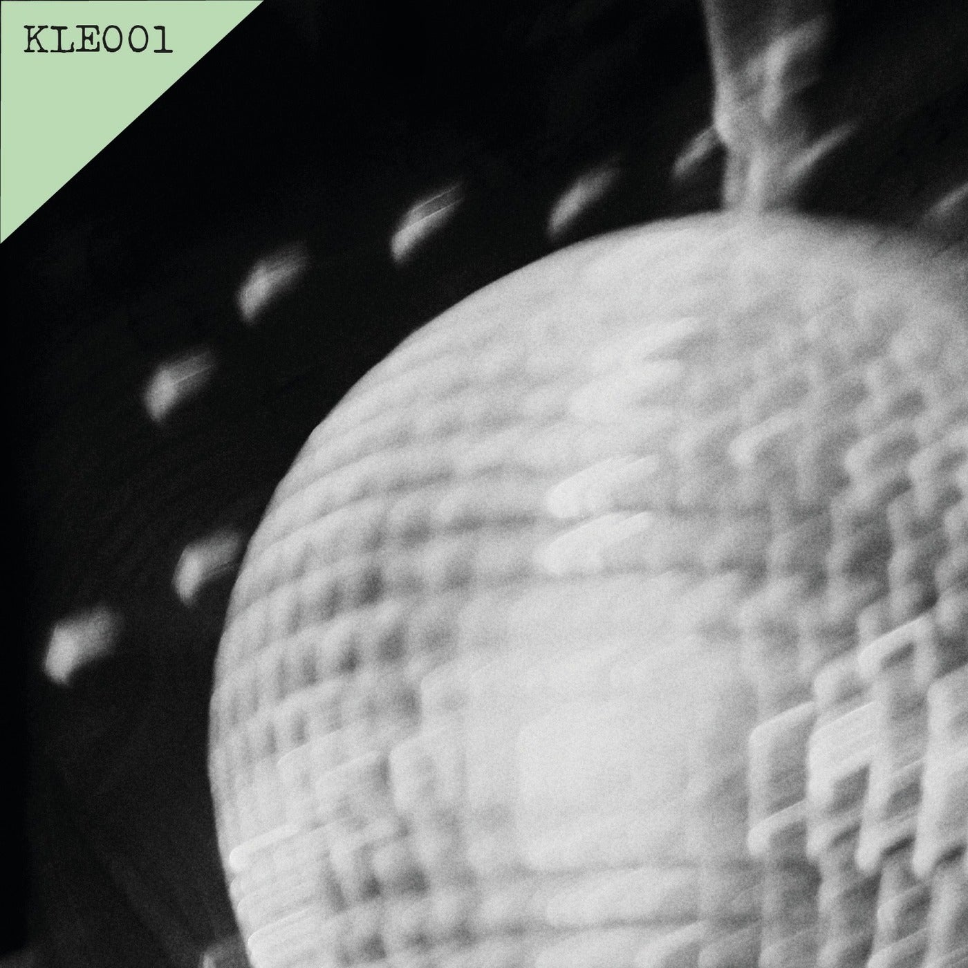 image cover: LondonGround - Alone / KLE001