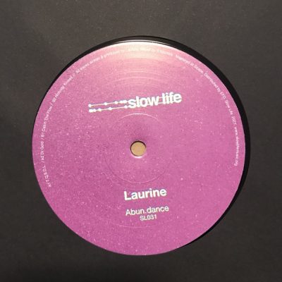 01 2022 346 09187482 Laurine - Abun.dance / SL031