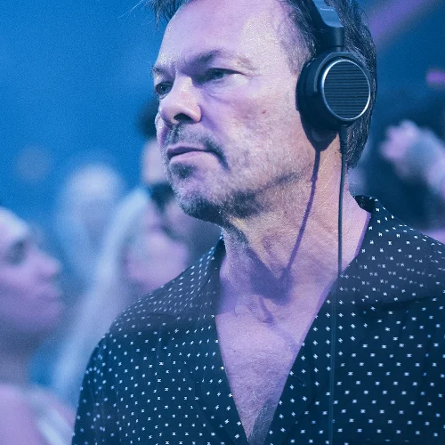 Chart Cover: Pete Tong Heat Rising Download Free on Electrobuzz