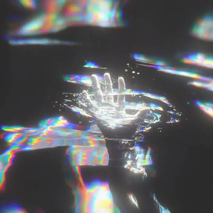 Cover Image: Molo, Running Pine, atish - Aqua Lull (Reimagined) on Vivrant